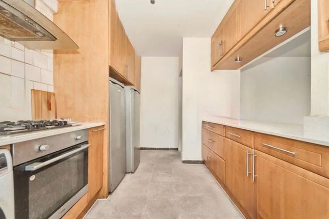 Flat 27, Westbourne House, Hounslow photo 3