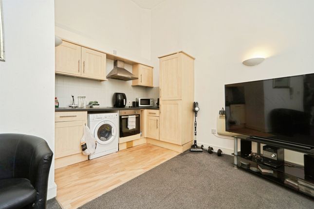 7, Park View, 325, Upper Town Street, Leeds photo 3