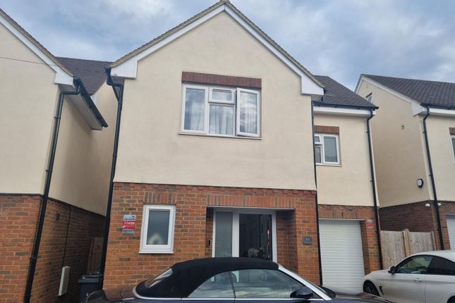 Detached house for sale in Taunton Avenue, Luton
