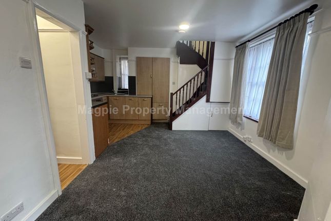 2, Lee Court, St Mary`s Street, St Neots photo 3