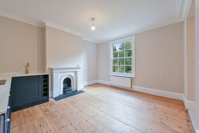 33a Worple Road, Epsom photo 2