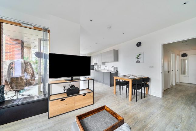 Flat 187, Crane Court, Harrow Manorway, London photo 4