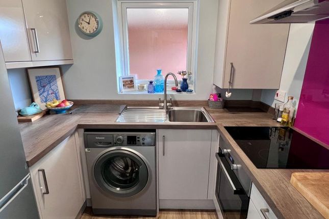 1, Georges Mews, Corfe Mullen photo 4