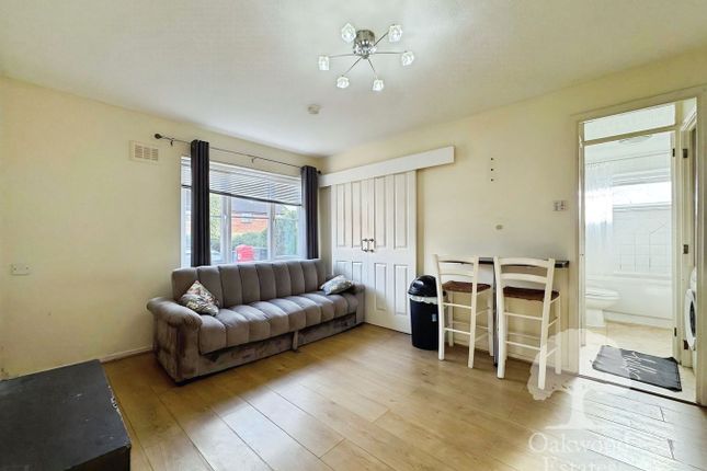 Boulters Close, Slough photo 5