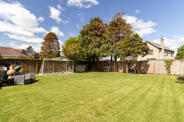 10, Renny Crescent, Montrose photo 2