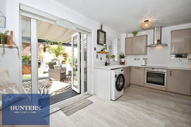 1, Langdale Close, Chesterfield photo 2