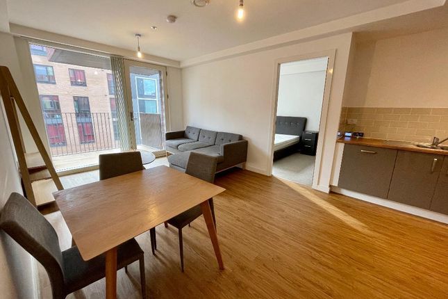 Flat to rent in Stretford Road, Hulme, Manchester, Lancshire