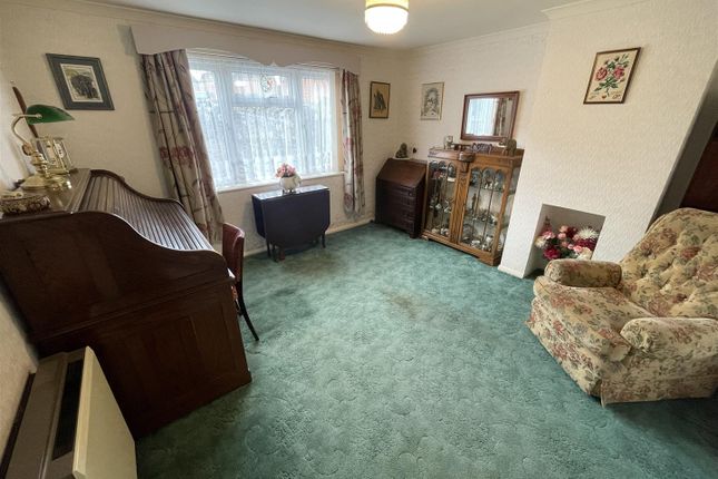 23, Langmead Road, Crewkerne photo 4