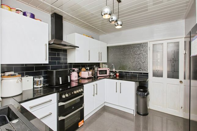 28, Charnwood Road, Burton-On-Trent photo 4