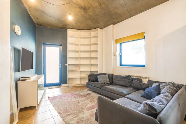 Flat 1, 105, Pritchards Road, London photo 3