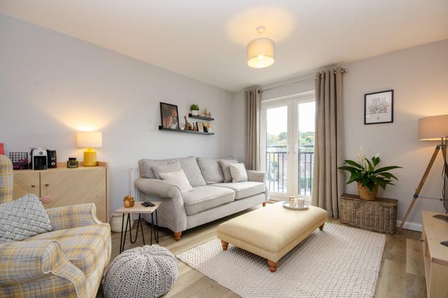 Thumbnail Flat for sale in Bamber Close, West End, Southampton