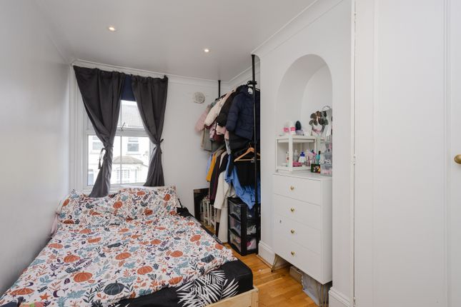 235a, Haydons Road, London photo 4