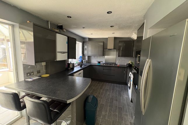126, Church End, HARLOW photo 3