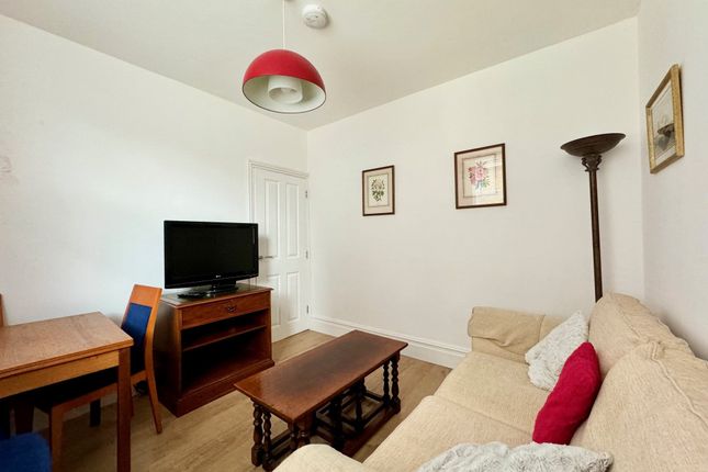 Ground & Basement Flat A, 18, Drylands Road, Crouch End photo 5
