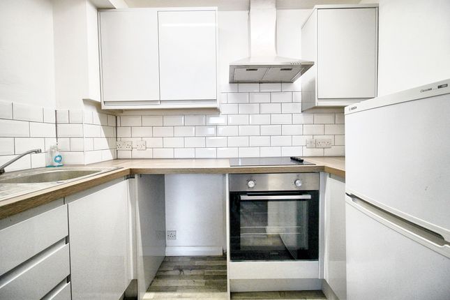 Flat 23, Gladstone Court, Eastbourne photo 3
