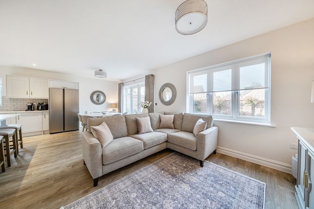 27, Harper Drive, Cranleigh photo 3