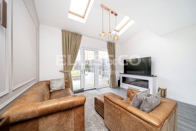 End terrace house for sale in Edgecumbe Avenue, London