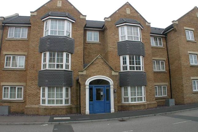 Thumbnail Flat to rent in Luton Road, Dunstable, Bedfordshire