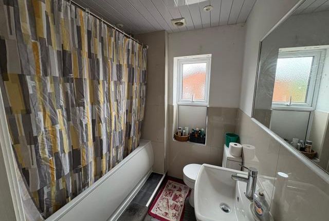 28, Redman Road, High Wycombe photo 4