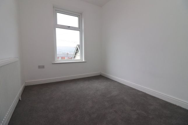 4, Laurel Avenue, Darwen photo 5