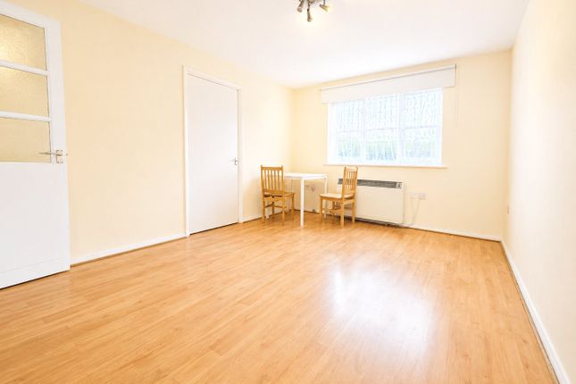 17, Hispano Mews, Middlesex photo 2