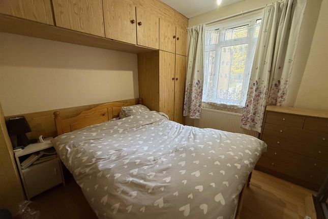 445, Oldfield Lane North, Greenford photo 3