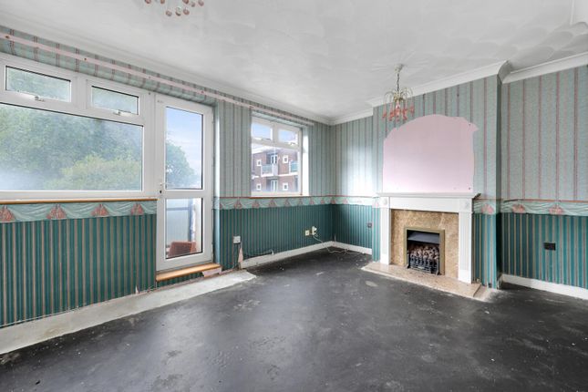 Flat 5, Weymouth Court, Weymouth Terrace, London photo 2
