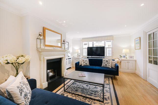 Mews house to rent in Groom Place, Belgrave Square