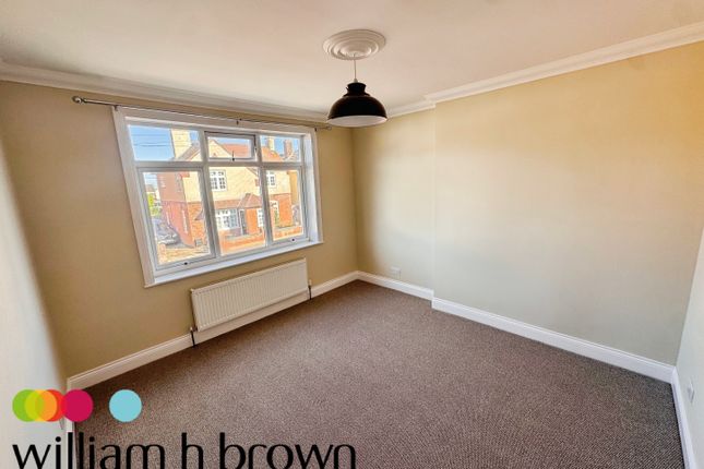 72a, Woodberry Way, WALTON ON THE NAZE photo 4