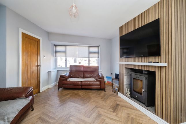 2, Hazelbarrow Drive, Hull photo 2