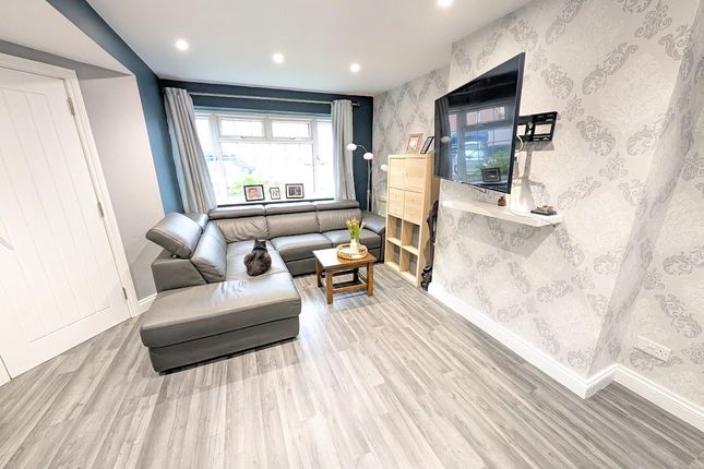10, Wainbridge Crescent, Gloucestershire photo 5