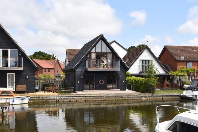 Thumbnail Detached house for sale in Ferry Road, Horning