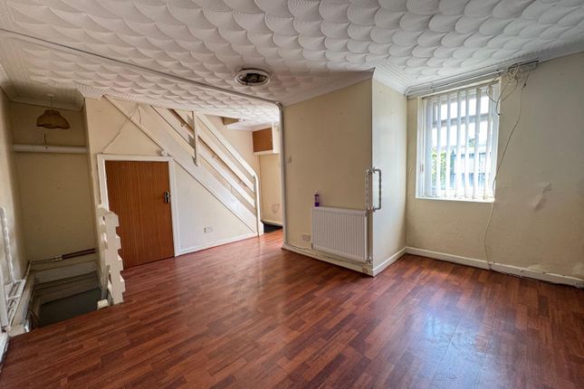 168 High Street, Merthyr Tydfil photo 3