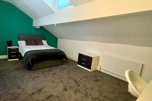 Room to rent in 33 Knowsley Street, Bury