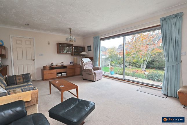 5 Farndon Close, Bulkington, Warwickshire photo 4