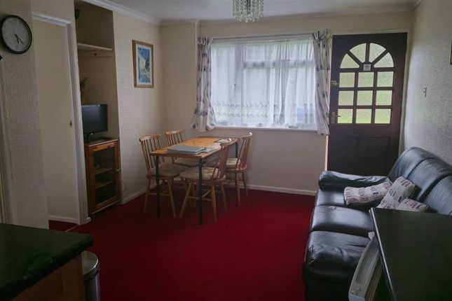 2-bed caravan on Yaverland Road, Sandown, £46,000