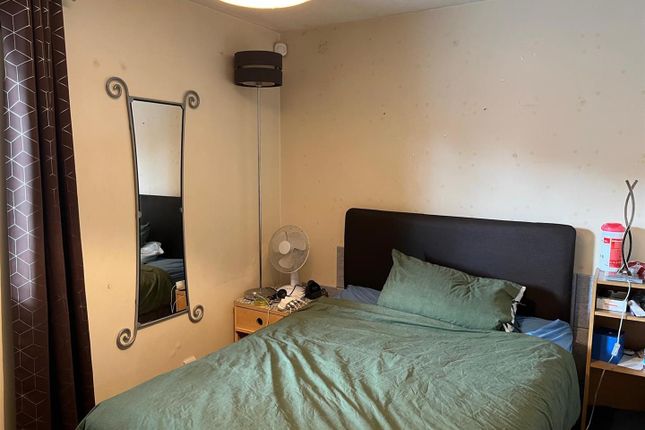 2b, Courtney Road, London photo 5