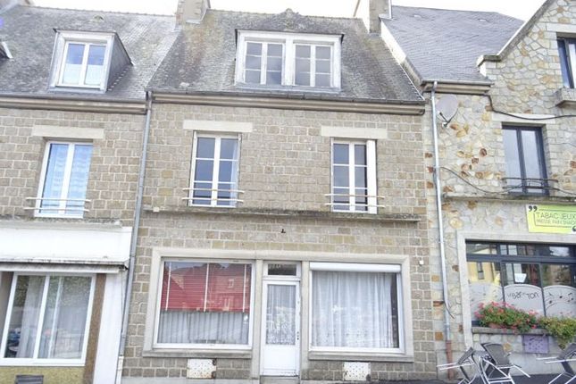 Thumbnail Town house for sale in Barenton, Basse-Normandie, 50720, France