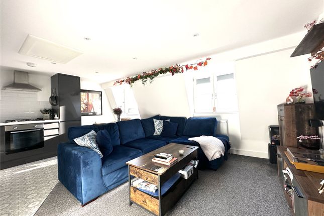 Flat 10, 9–10 Oakfield Street photo 4