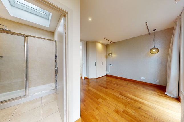 Town house for sale in Brocas Close, Belsize Park