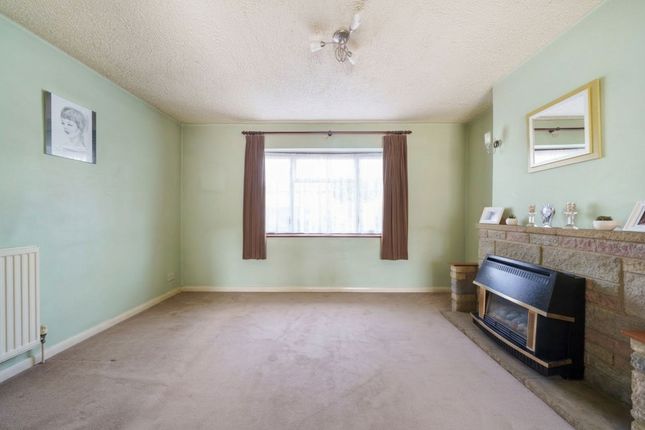 119 Queens Walk, Ruislip photo 4