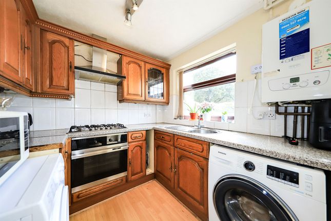 32, Ryecroft Avenue, Wolverhampton photo 4