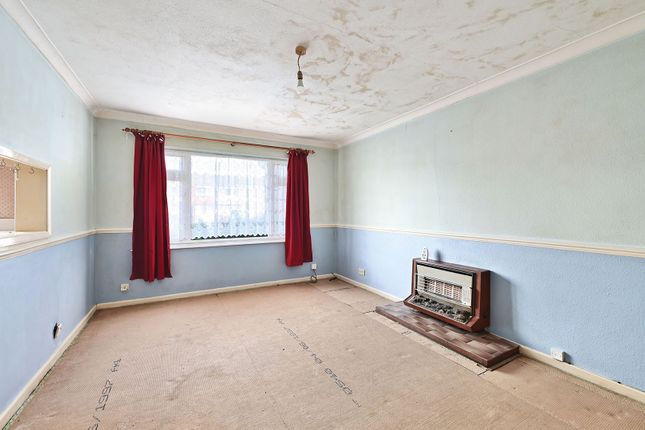 11, Russell Court, Camberley photo 2