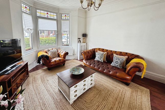 35, Esplanade Avenue, Porthcawl photo 4
