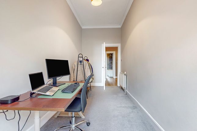 Flat for sale in Cathcart Road, Glasgow