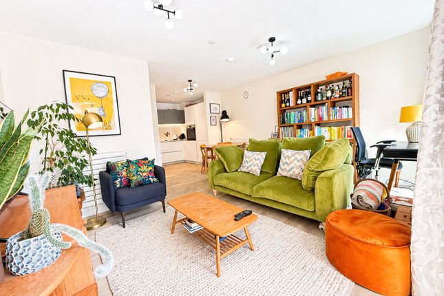 2-bed flat on Apartment 15 Bond House,, Goodwood Road, London, £500,000