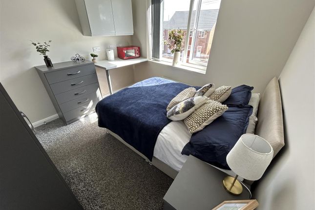 Room 4, 66, Victoria Street, Mansfield photo 2