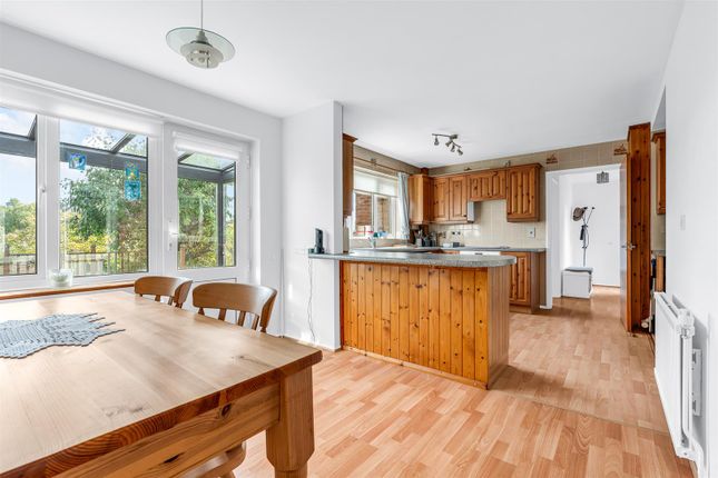 37, Hawbush Rise, Welwyn photo 4