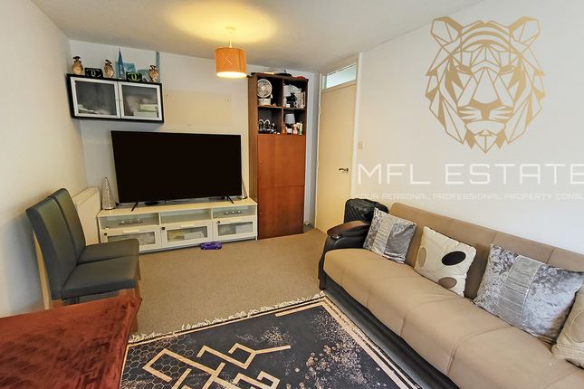 Flat for sale in Palace Road, London