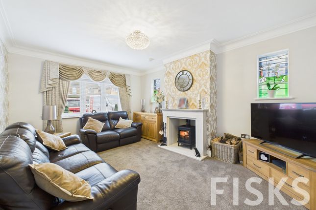18, Homefields Avenue, Benfleet photo 3